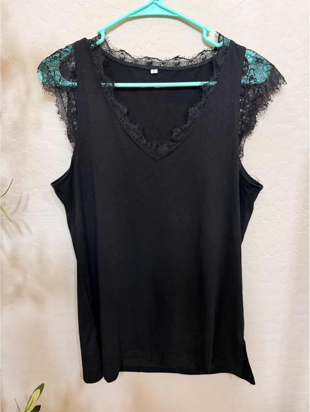 Women’s lace trim camisole
